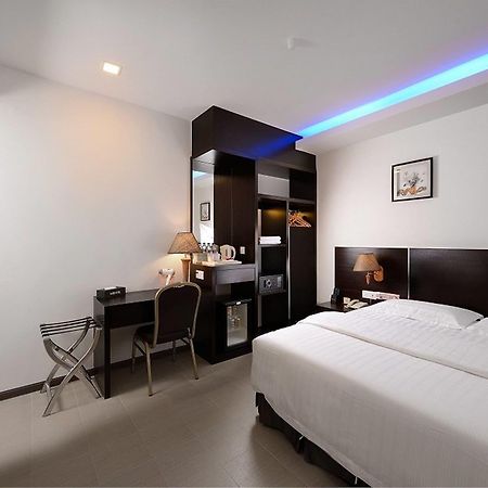 E-Red Hotel Bandar Perda Bukit Mertajam Exterior foto